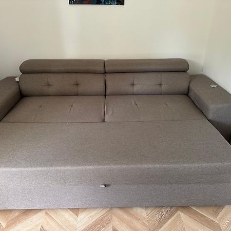 Appartement Cosy Avec Balcon Et Piscine ブザンソン エクステリア 写真